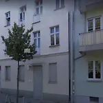Central Lichtenberger Apartment for 6 People