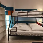 Central Lichtenberger Apartment for 6 People